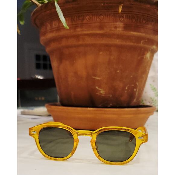 Gianni Venezia Golden Frame Black Lenses Sunglasses Unisex main image 3